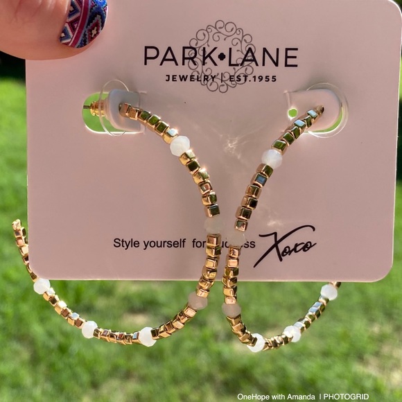 Earrings - Picture 8 of 11